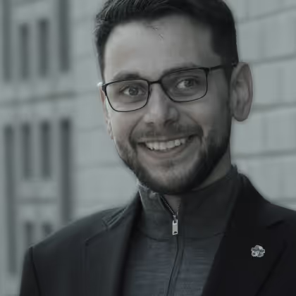 Alex Melton Headshot